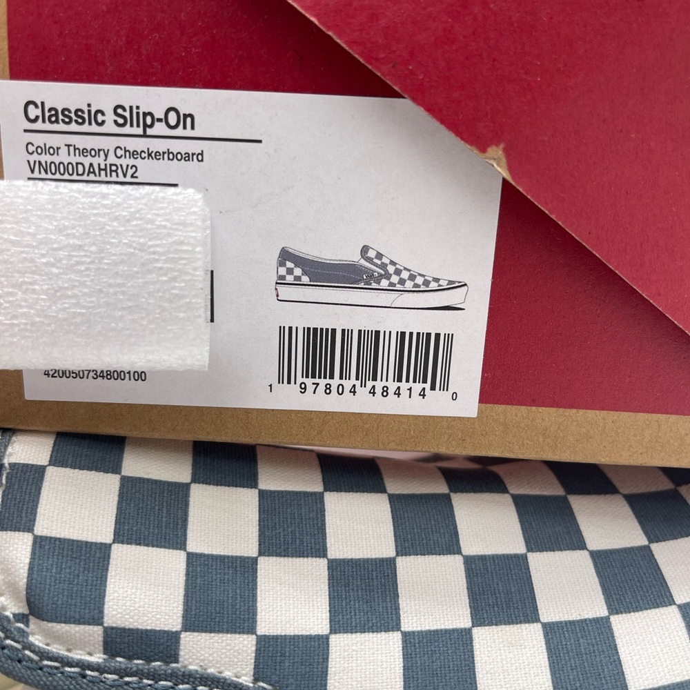 Vans WMNS Sneakers Classic Slip-On
Color Theory Checkerboard
Stormy Weather - Picture 16 of 16